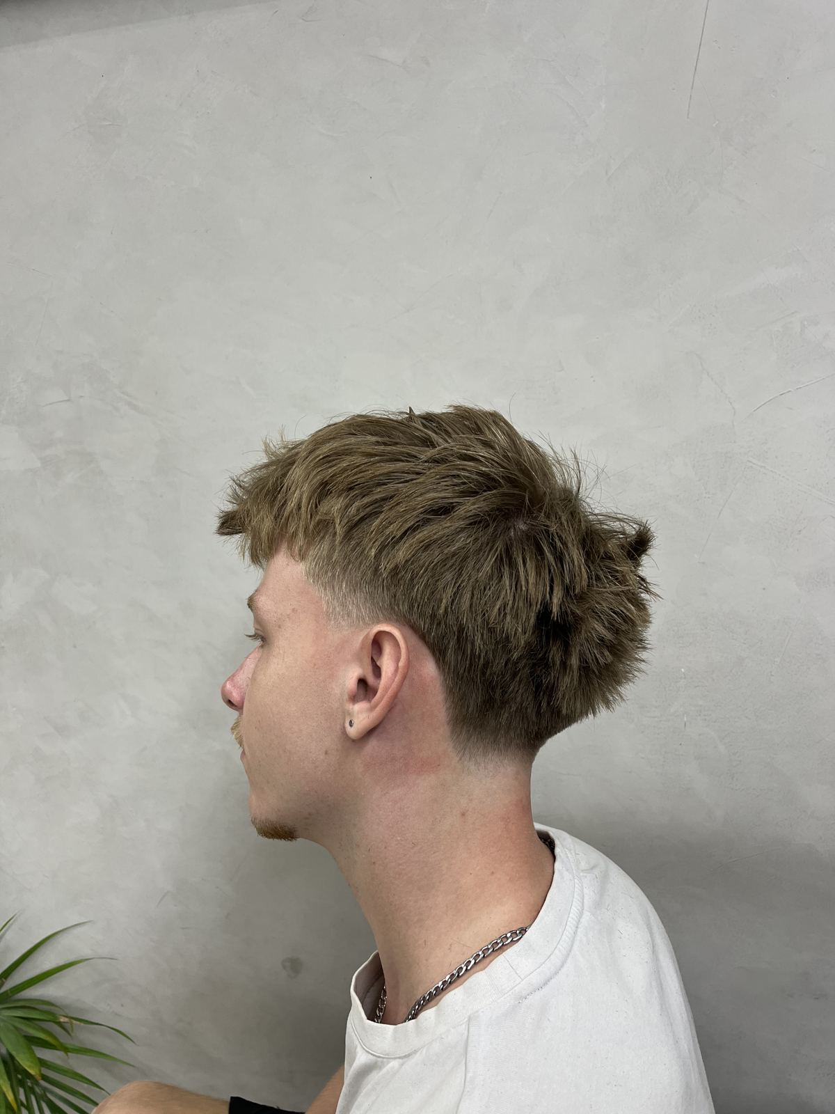 Textured fringe cut, side profile